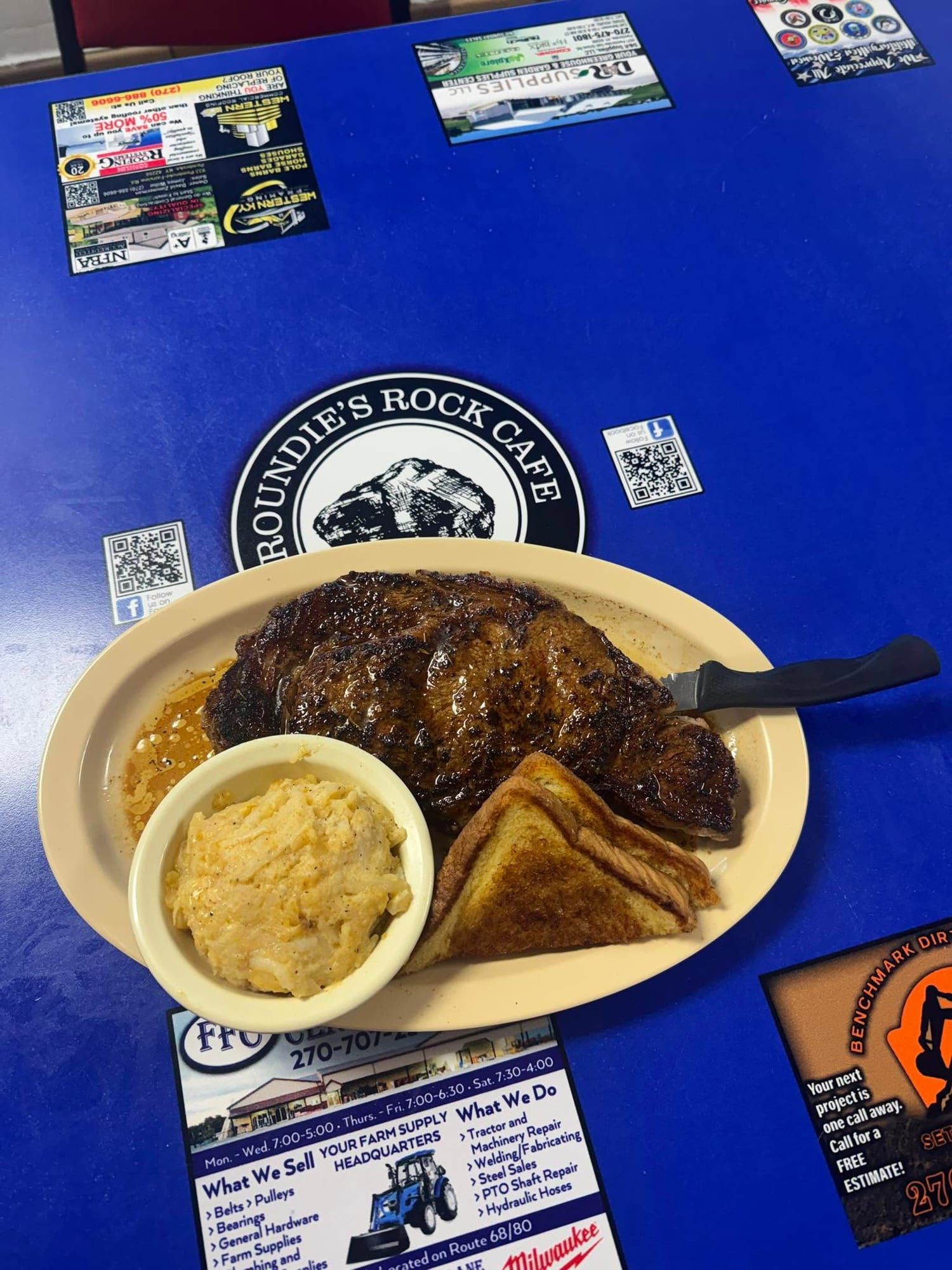 Roundie's Rock Cafe in Hopkinsville, KY